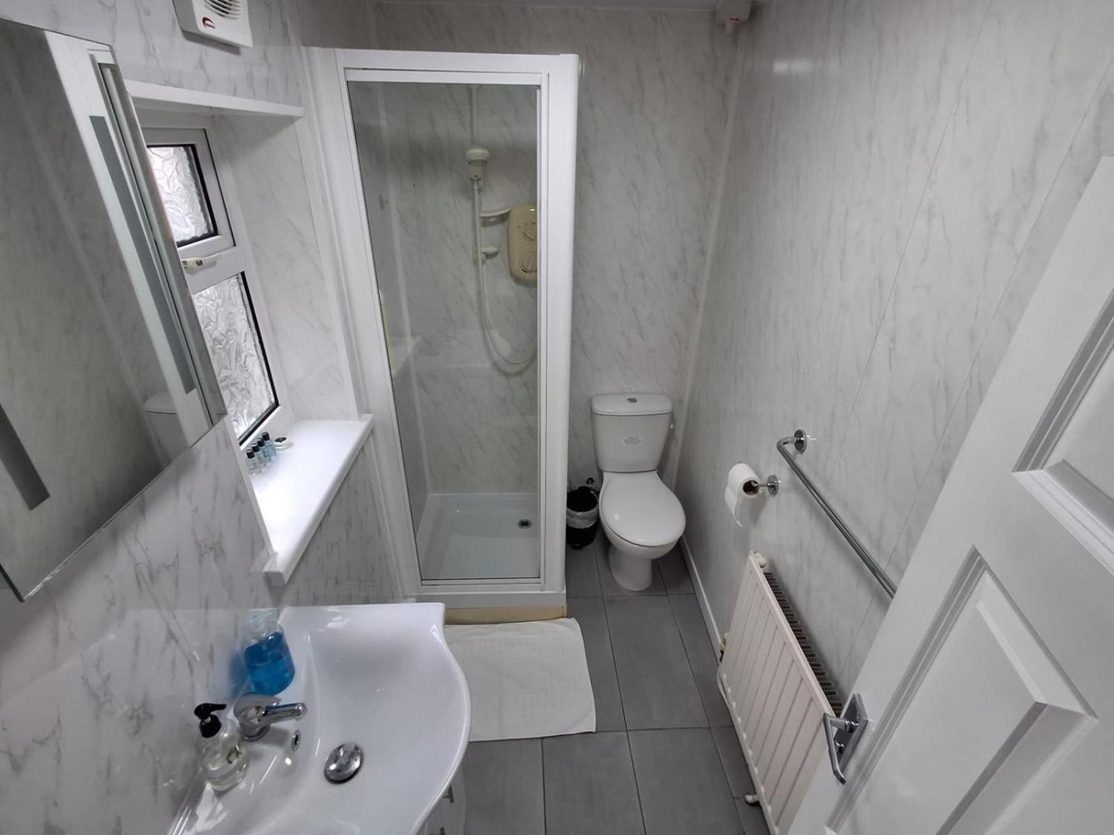 Inn By The Sea, Portsmouth - En Suite Rooms With Or Without Sea View, Onsite Ev 22Kw 朴次茅斯 外观 照片