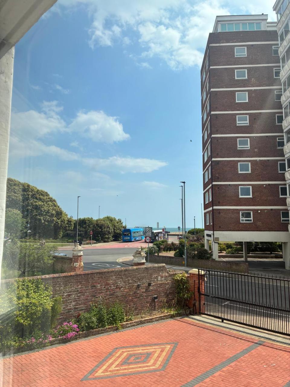 Inn By The Sea, Portsmouth - En Suite Rooms With Or Without Sea View, Onsite Ev 22Kw 朴次茅斯 外观 照片