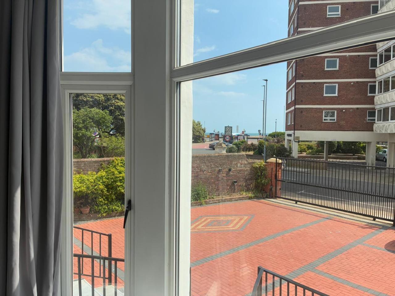Inn By The Sea, Portsmouth - En Suite Rooms With Or Without Sea View, Onsite Ev 22Kw 朴次茅斯 外观 照片