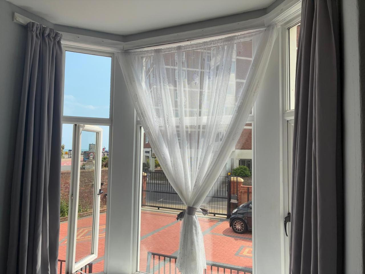 Inn By The Sea, Portsmouth - En Suite Rooms With Or Without Sea View, Onsite Ev 22Kw 朴次茅斯 外观 照片