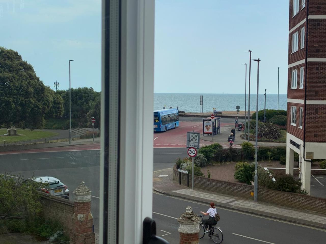 Inn By The Sea, Portsmouth - En Suite Rooms With Or Without Sea View, Onsite Ev 22Kw 朴次茅斯 外观 照片