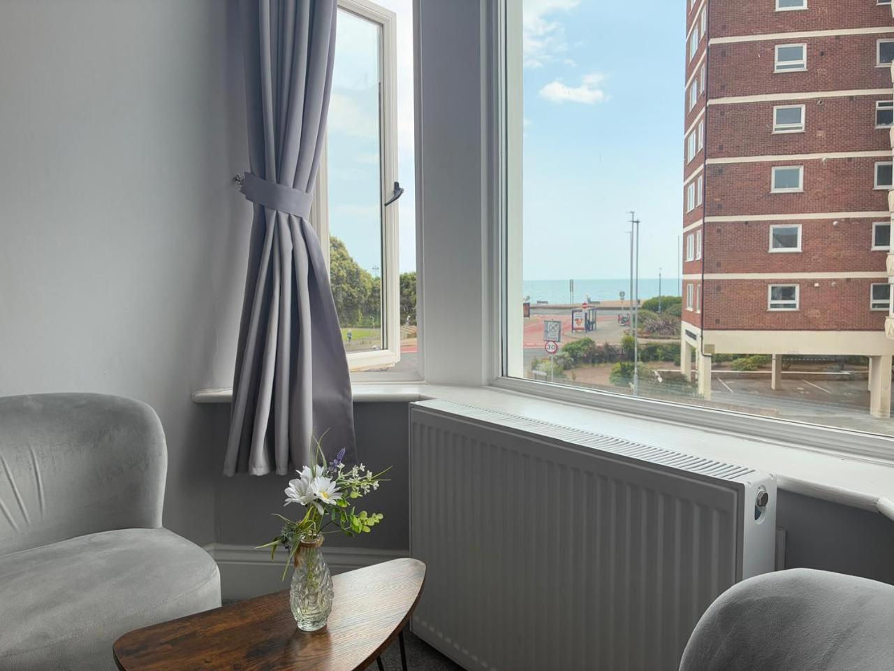 Inn By The Sea, Portsmouth - En Suite Rooms With Or Without Sea View, Onsite Ev 22Kw 朴次茅斯 外观 照片